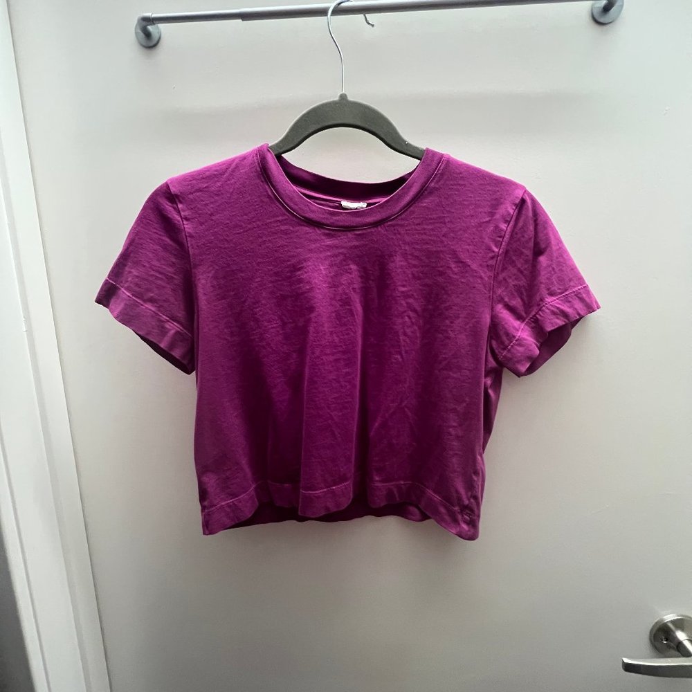 Wilfred from Aritzia Free Weekend T-Shirt in berry